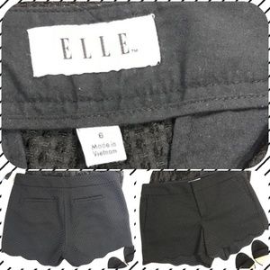 Elle black shorts with pockets
